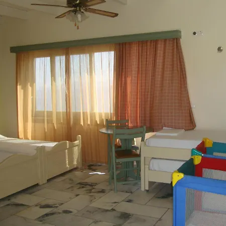 Lägenhet Kalados -beachfront Studios- Kalando