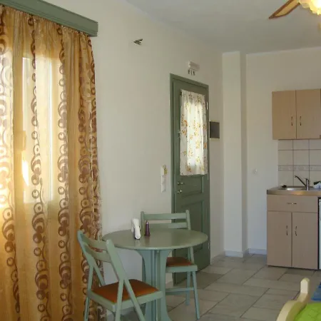 Kalados -beachfront Studios- *