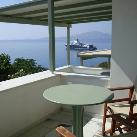 Kalados -beachfront Studios- Lägenhet