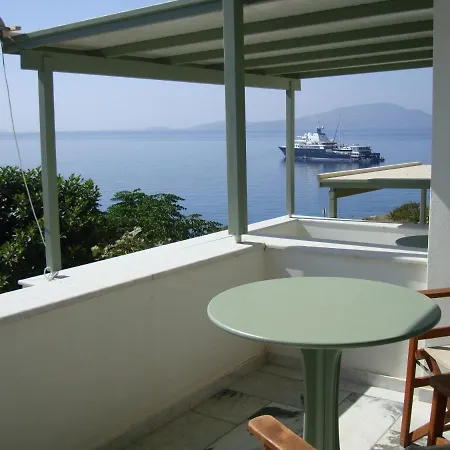 Kalados -beachfront Studios-