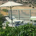 Lägenhet Kalados -beachfront & Restaurant - *