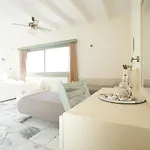 아파트 Kalados -beachfront & Restaurant - *