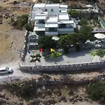 아파트 Kalados -beachfront & Restaurant - *