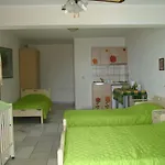 아파트 Kalados -beachfront & Restaurant - *