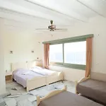 아파트 Kalados -beachfront & Restaurant - *