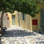 Kalados -beachfront & Restaurant - 아파트