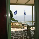 아파트 Kalados -beachfront & Restaurant - *