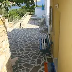 아파트 Kalados -beachfront & Restaurant -