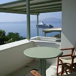 Kalados -beachfront & Restaurant - 아파트
