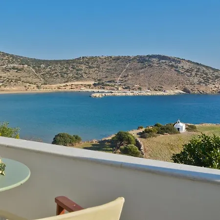 Kalados -beachfront & Restaurant - דירה Kalando