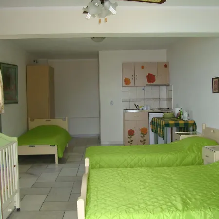 דירה Kalados -beachfront & Restaurant - *