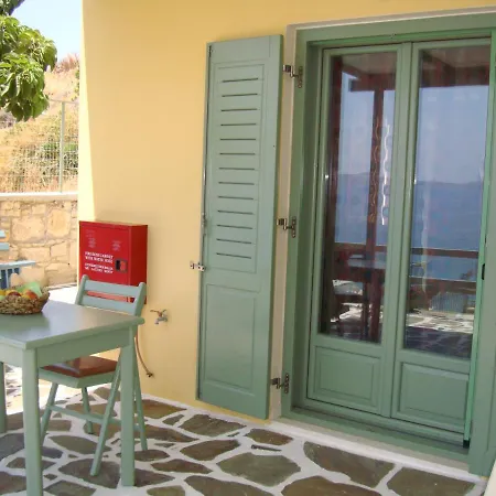 דירה Kalados -beachfront & Restaurant -