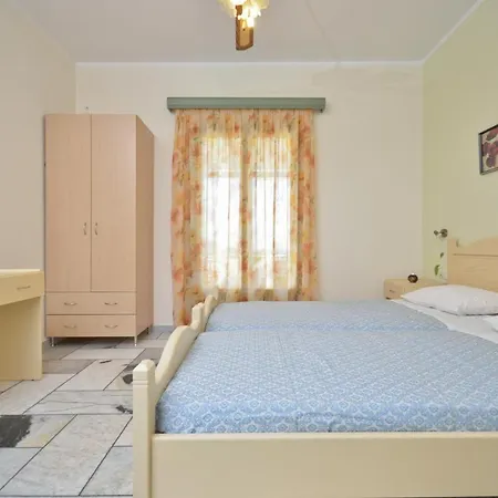 Apartment Kalados -beachfront Studios-
