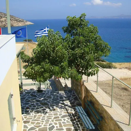 Kalados -beachfront Studios- * Kalando