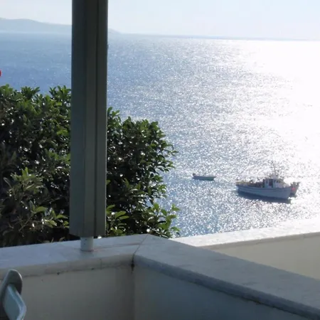 Апартаменты Kalados -beachfront Studios- Kalando