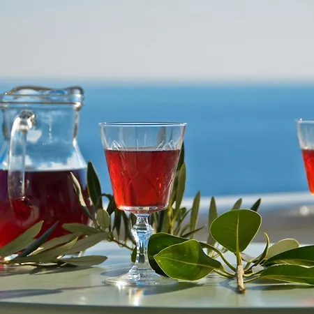 Kalados -beachfront Studios- * Kalando