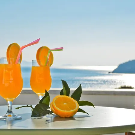 Kalados -beachfront & Restaurant - דירה Kalando